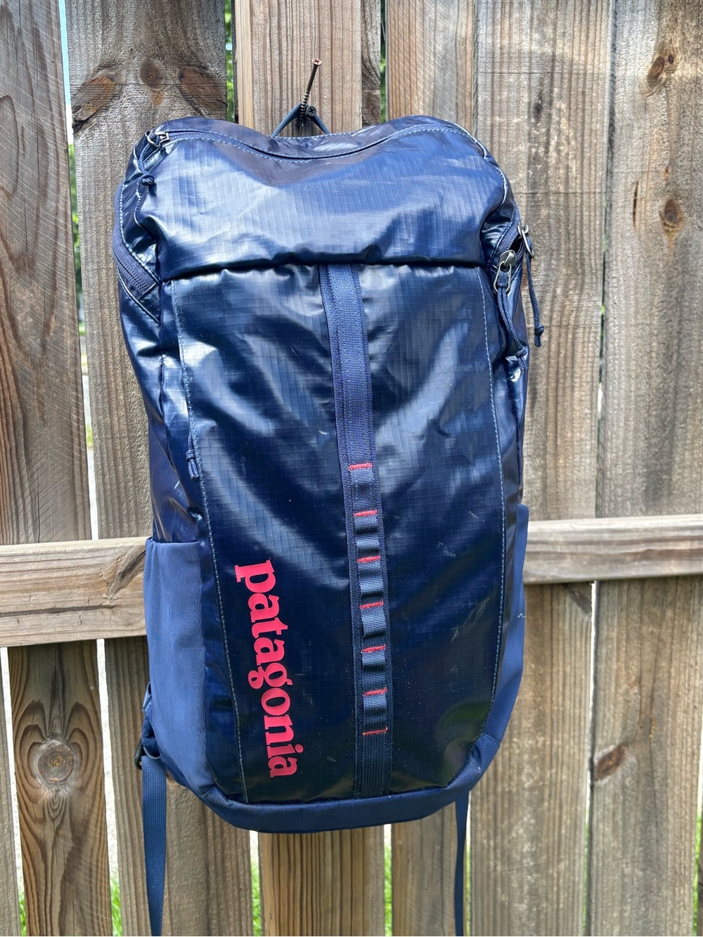 rare Patagonia Black Hole 25L Backpack - RARE Navy Glossy TPU - New